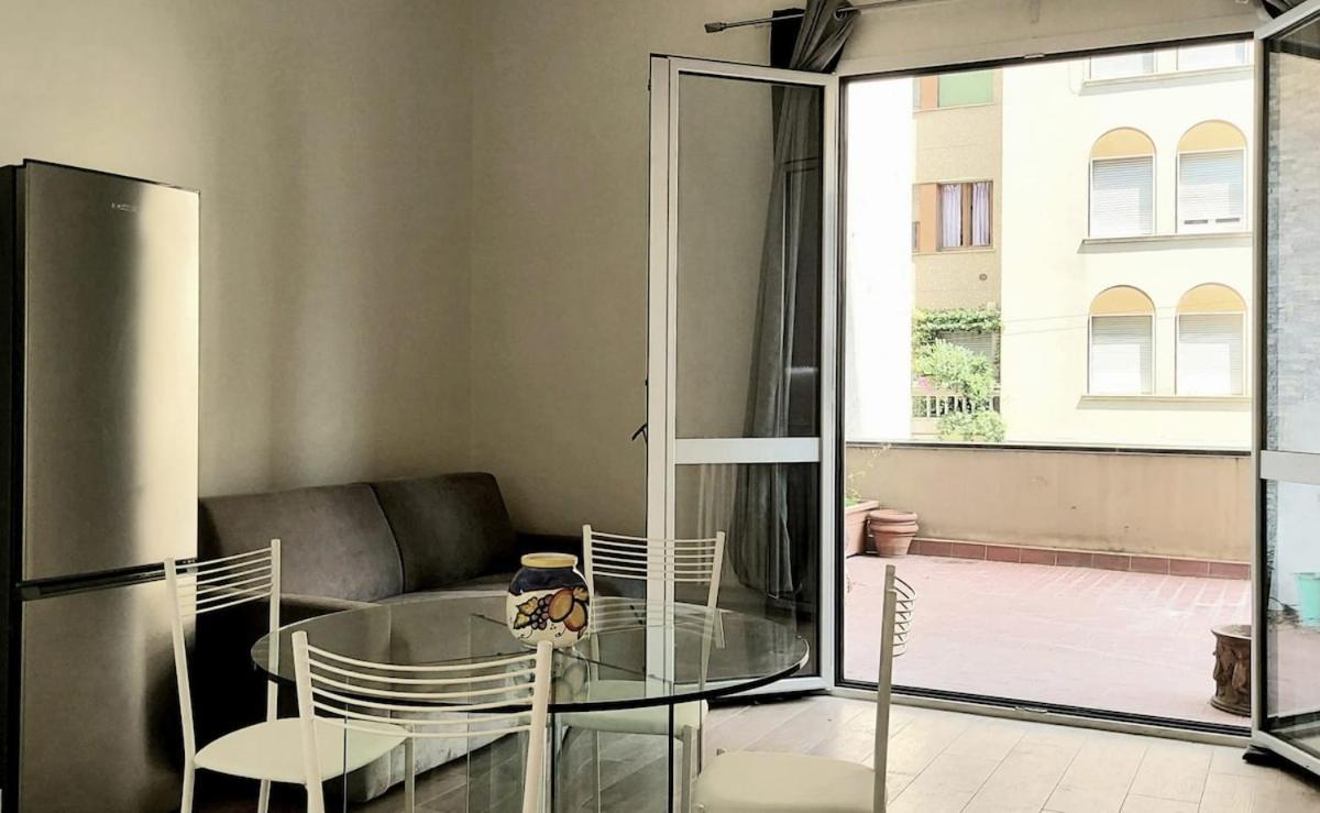 Apartment Center With Terrace *